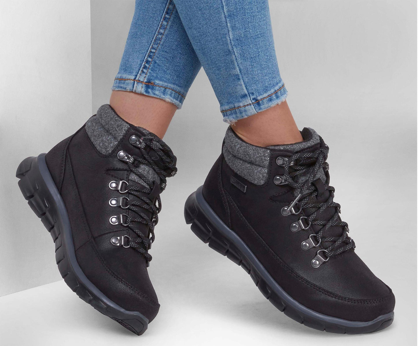 Skechers Womens Synergy Cool Seeker Black Water Repellent Ankle Boots