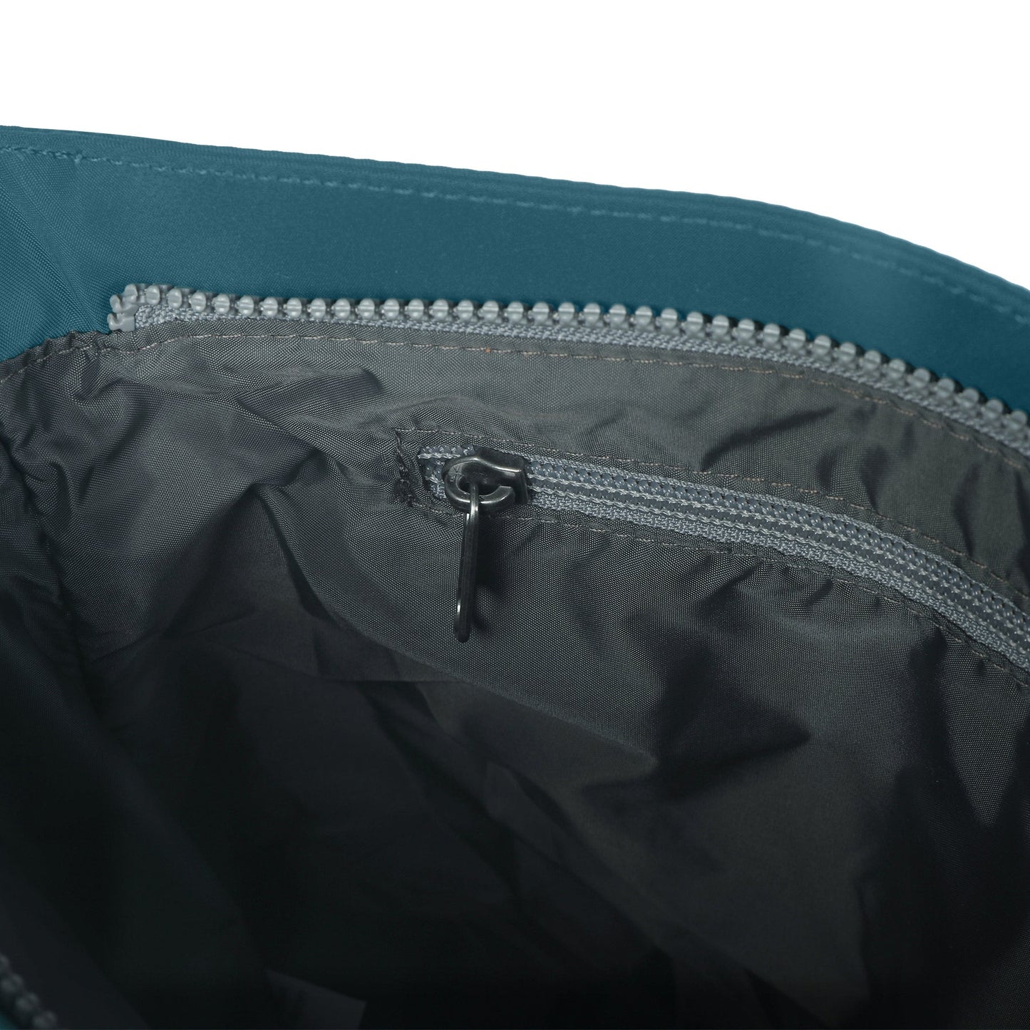 Roka Kennington Cross Body Bag Medium