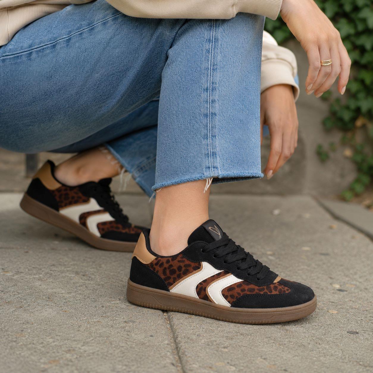Lunar Women's Classic Jersey Trainers DLB213